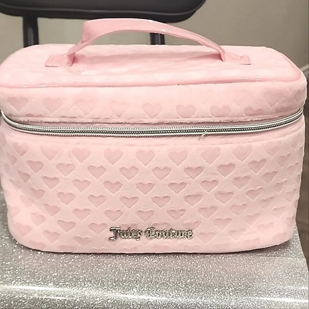 Juicy‎ Couture Signature Heart Velour Cosmetic Traincase